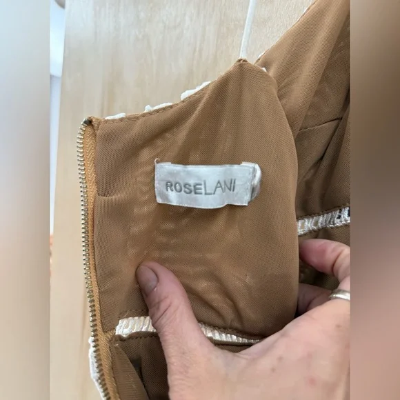 Stunning Roselani Lace Overlay Cocktail Dress. - Picture 14 of 14